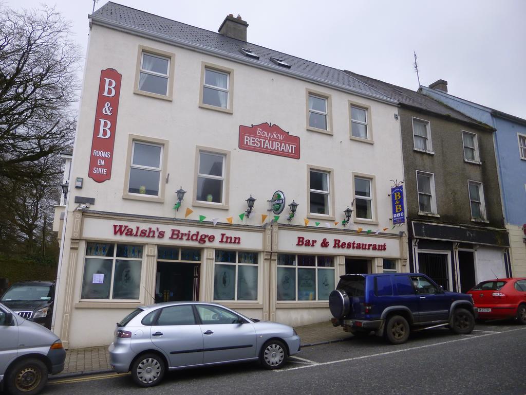 Walsh'S Bridge Inn Newport  Extérieur photo