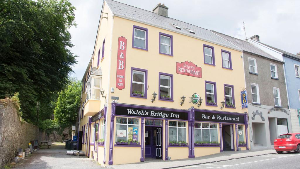 Walsh'S Bridge Inn Newport  Extérieur photo